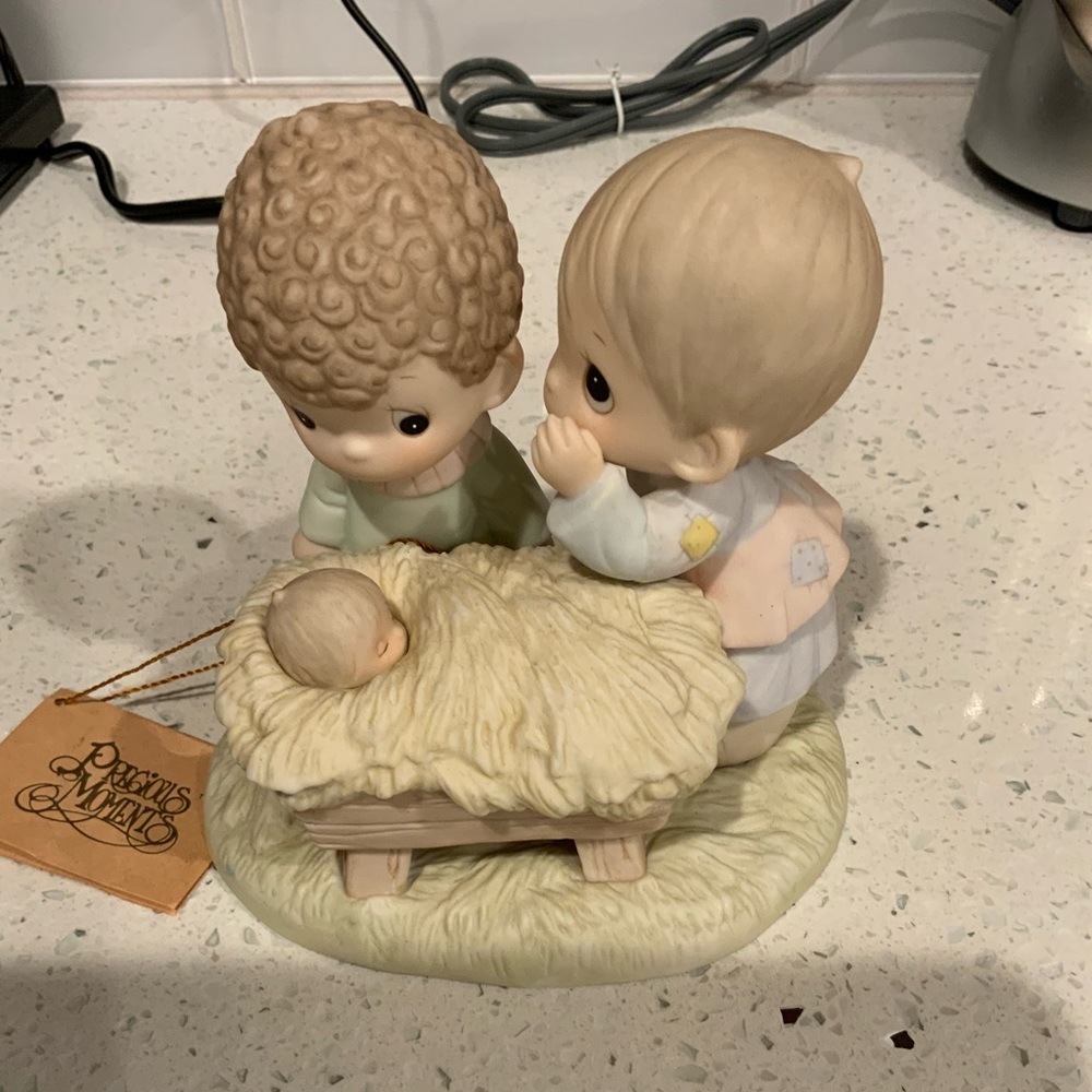 NWOT Precious Moments “ His Name is Jesus” statue. This piece is Vintage.